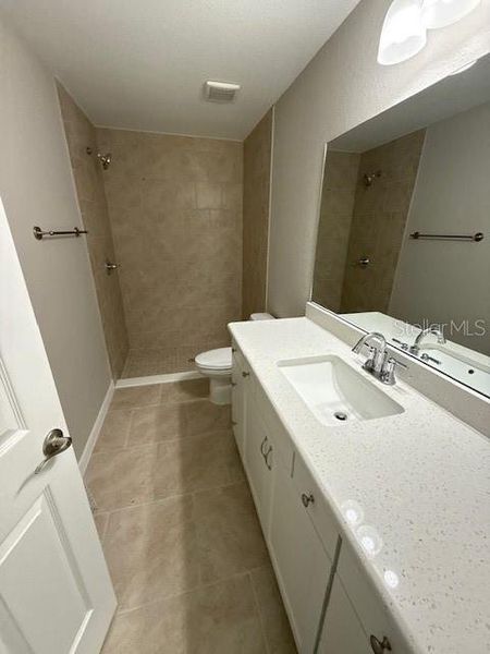 Furnished interior view inside a new home in , Dunnellon (Image 6).