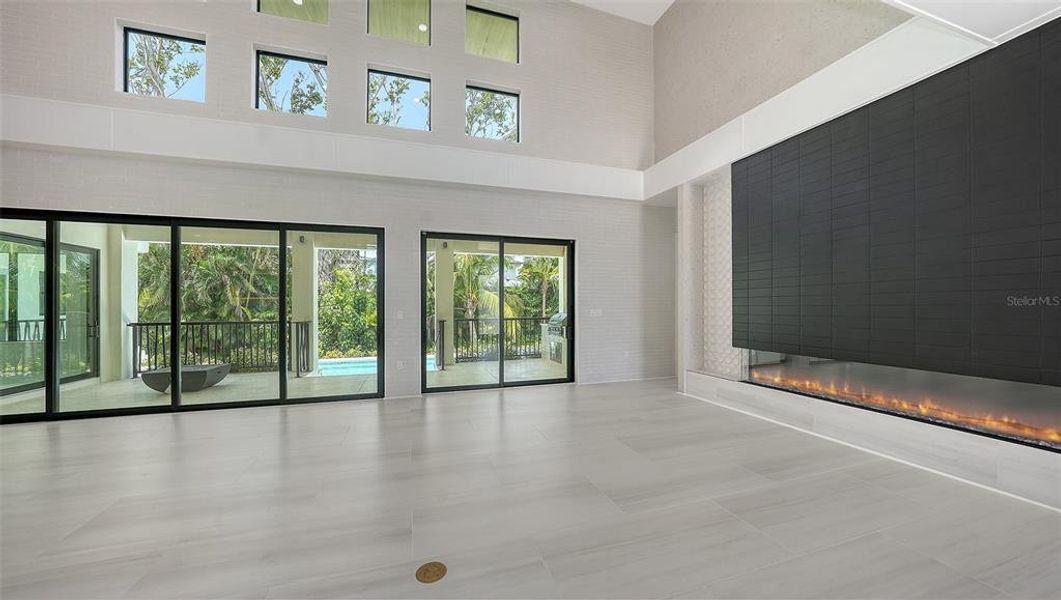 Spacious, unfurnished interior of a new home in , Sarasota (Image 52).