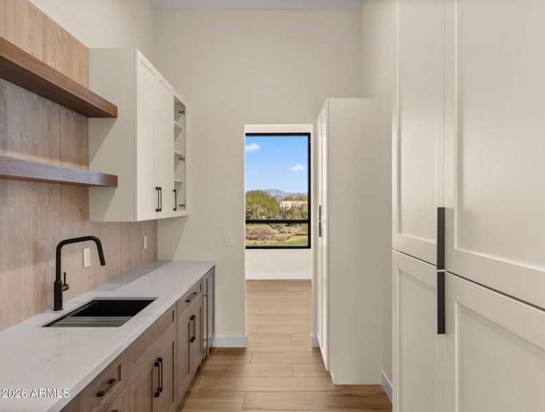 Butlers/Prep Pantry