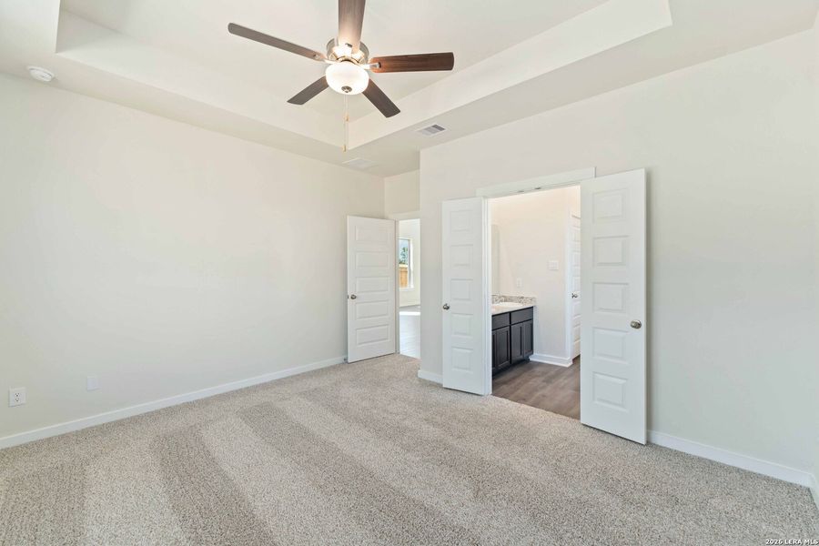 Spacious, unfurnished interior of a new home in Hunters Ranch, San Antonio (Image 10). Spacious, unfurnished interior of a new home in Hunters Ranch, San Antonio (Image 10).