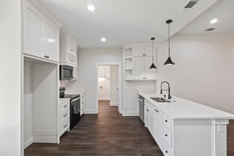 Furnished interior view inside a new home in , Celeste (Image 10).