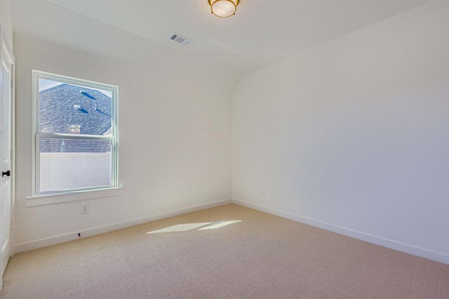 Spacious, unfurnished interior of a new home in Star Trail - 55s, Prosper (Image 17).