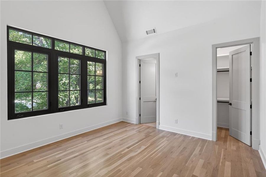 Spacious, unfurnished interior of a new home in , Roswell (Image 21).