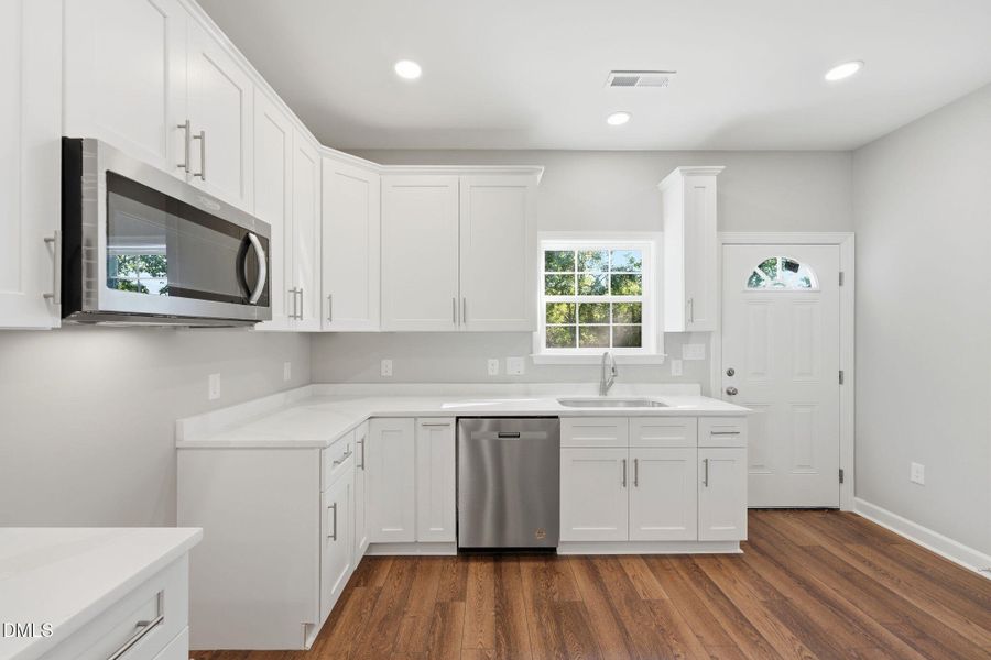 12-web-or-mls-ROB04988