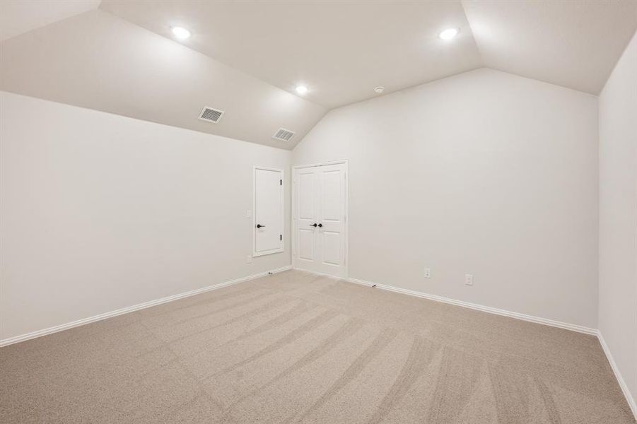 Spacious, unfurnished interior of a new home in Sunset Ridge, Alvarado (Image 35). Spacious, unfurnished interior of a new home in Sunset Ridge, Alvarado (Image 35).