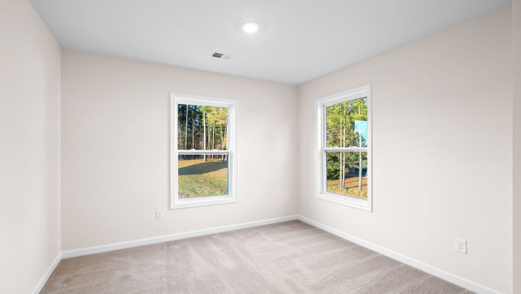 Representative unfurnished interior of a home built from the HAMPSHIRE by D.R. Horton in Whitehawk Meadows, Travelers Rest (Image 22).