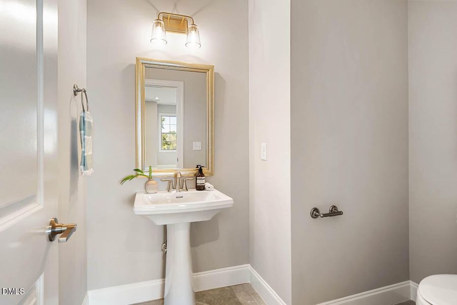 2nd Floor Powder (in Bonus)