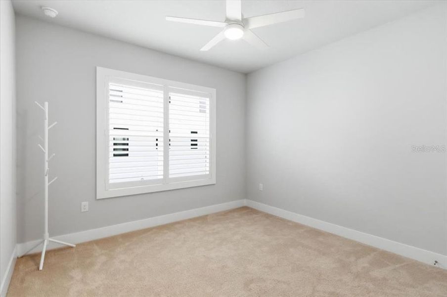 Spacious, unfurnished interior of a new home in , Sarasota (Image 24).