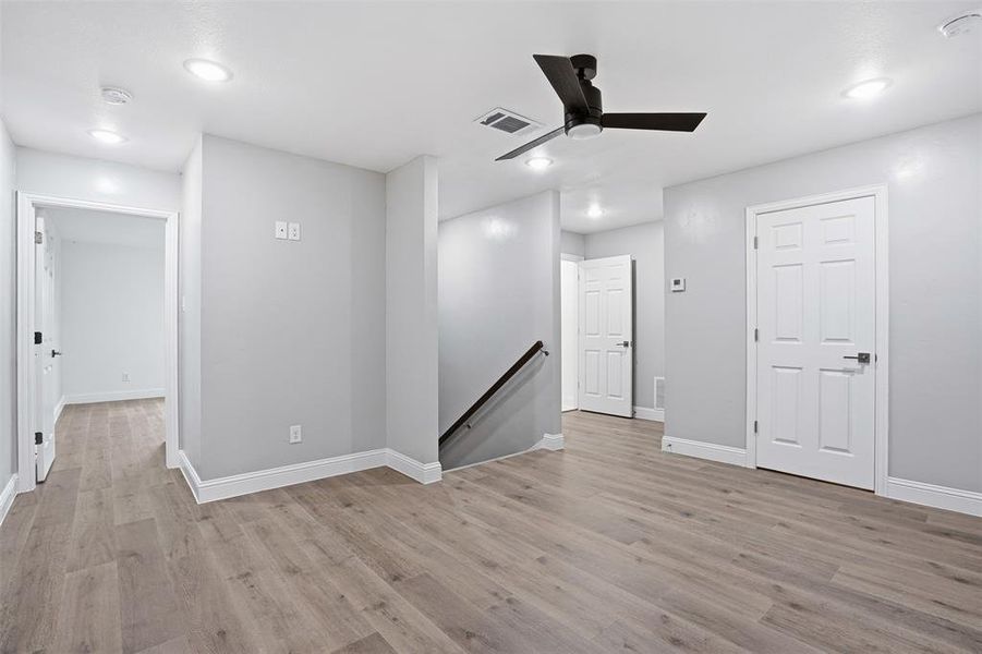 Spacious, unfurnished interior of a new home in , Granbury (Image 25).