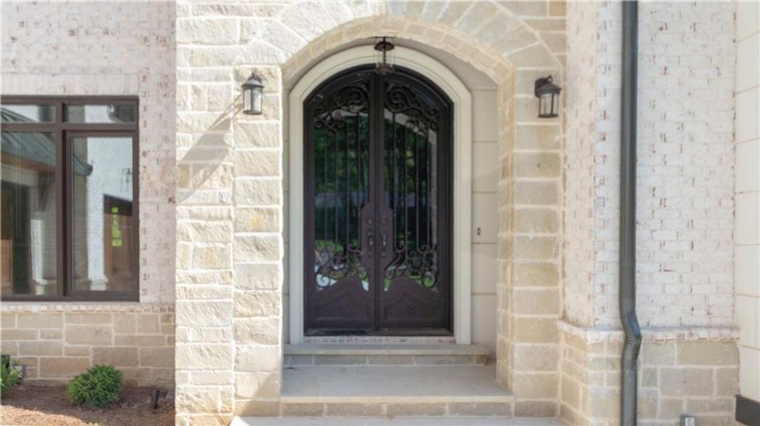 Exterior details and patio area of a home in , Roswell (Image 30).