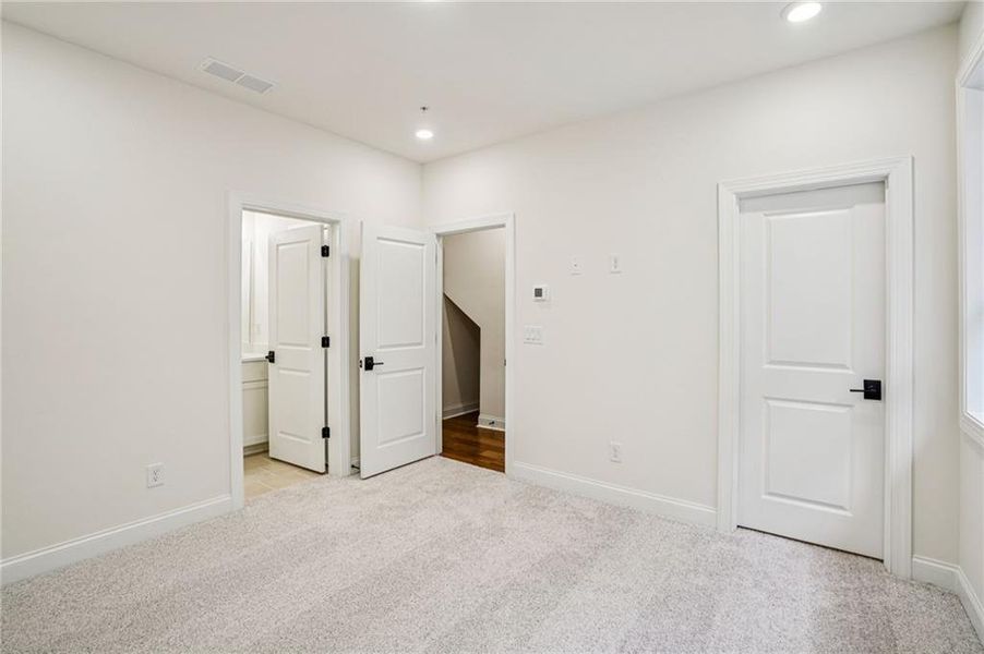 Spacious, unfurnished interior of a new home in Byers Park, Alpharetta (Image 28). Spacious, unfurnished interior of a new home in Byers Park, Alpharetta (Image 28).