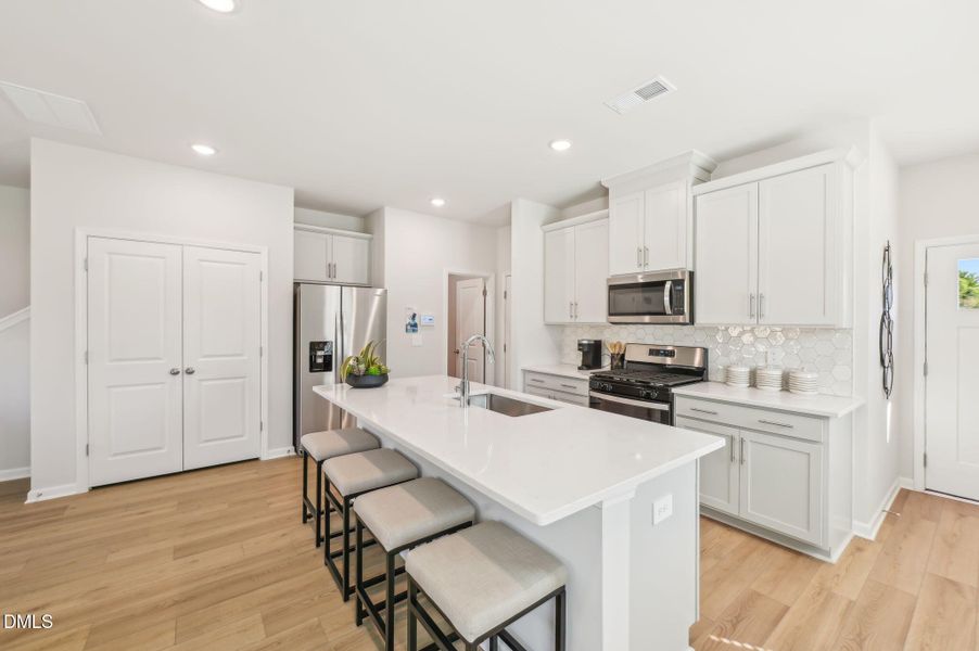 12-web-or-mls-Raleigh - Oakwood - 1066 W