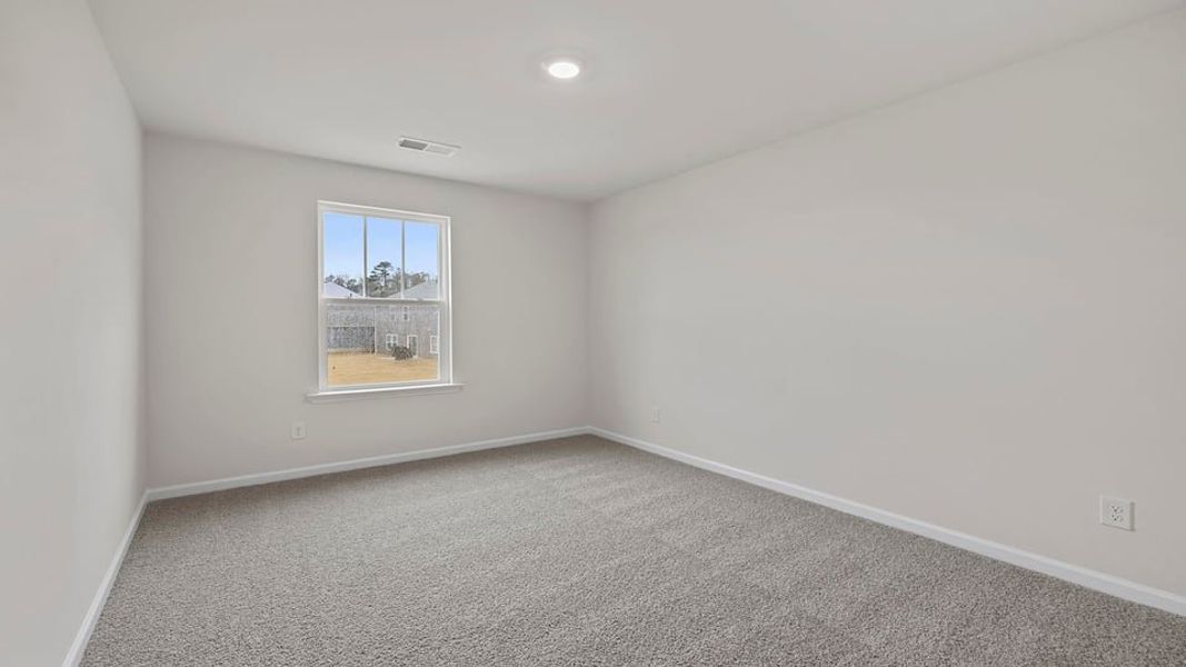 Spacious, unfurnished interior of a new home in Seneca Falls, Seneca (Image 25).