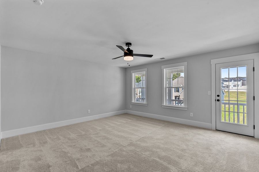 Spacious, unfurnished interior of a new home in Hanes Lake, Winston-Salem (Image 29).