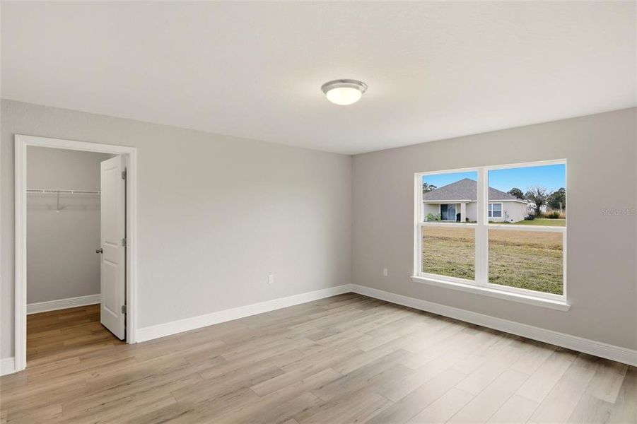 Spacious, unfurnished interior of a new home in , Sebring (Image 25).