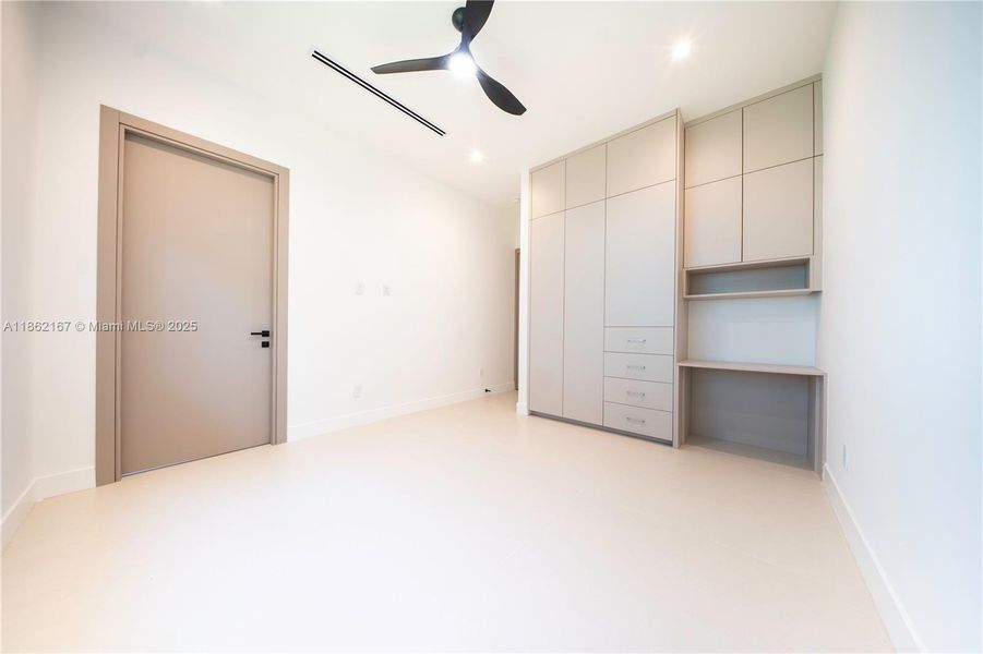 Image 48 of a home in .