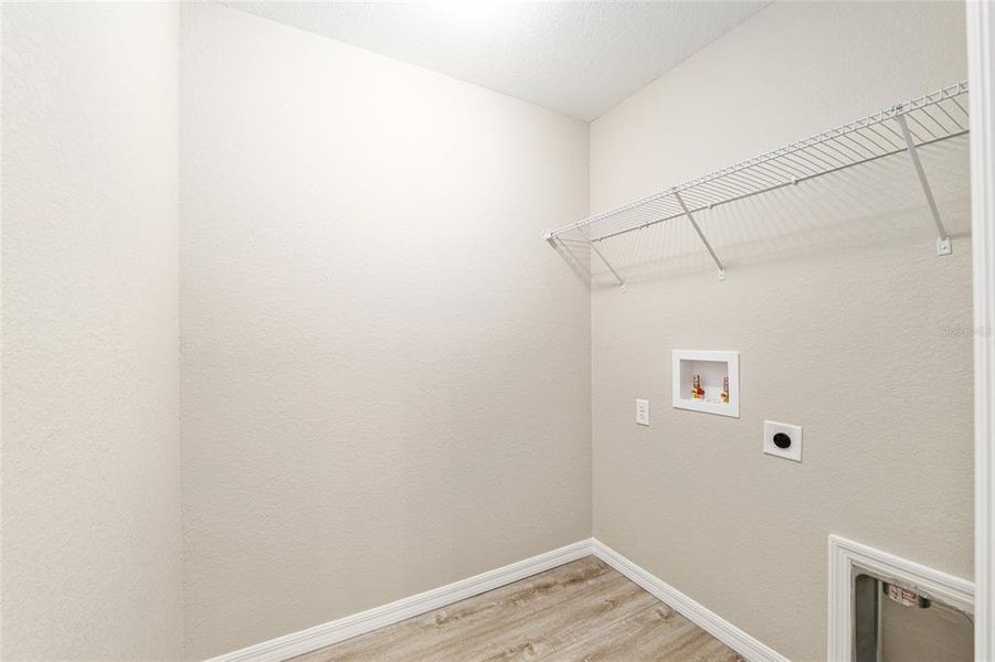 Spacious, unfurnished interior of a new home in , Dunnellon (Image 41).