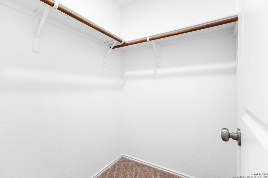 Spacious, unfurnished interior of a new home in Presa Point, San Antonio (Image 14). Spacious, unfurnished interior of a new home in Presa Point, San Antonio (Image 14).