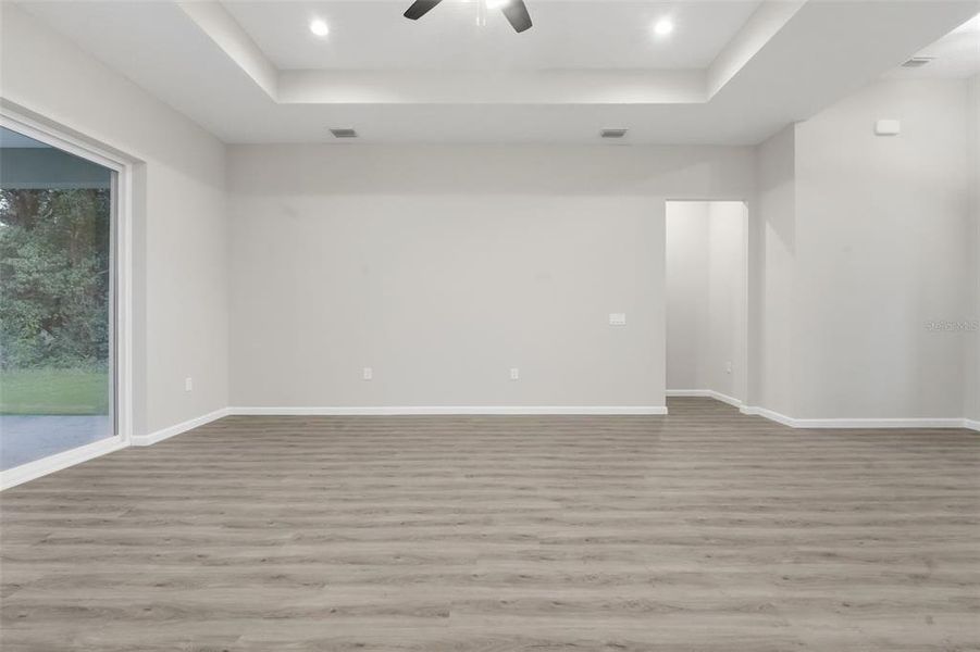 Spacious, unfurnished interior of a new home in , Debary (Image 13).