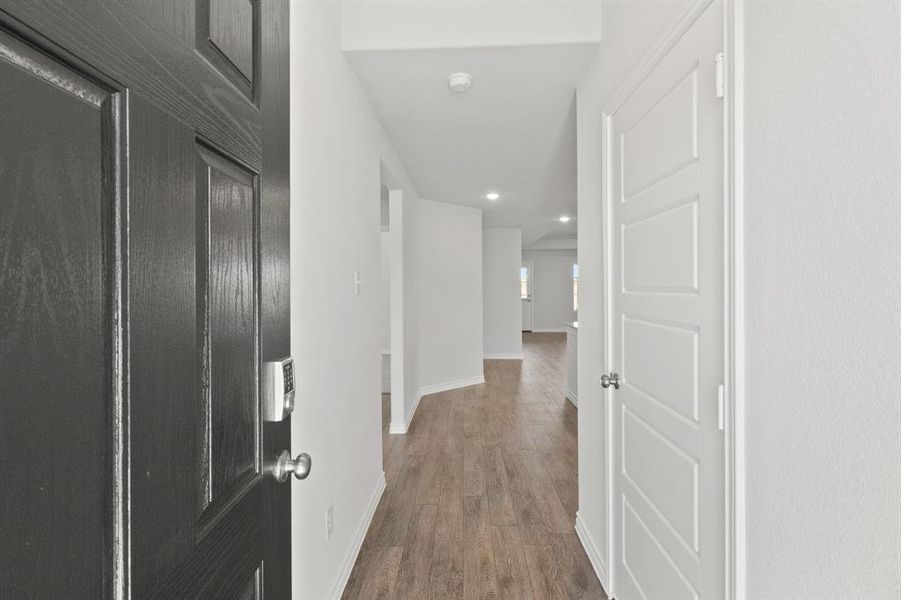 Spacious, unfurnished interior of a new home in Burgess Meadows, Cleburne (Image 11).