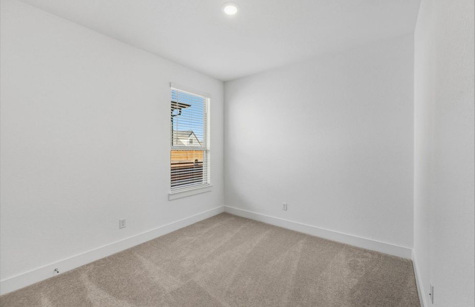 Spacious, unfurnished interior of a new home in Saddleback at Santa Rita Ranch, Liberty Hill (Image 42).