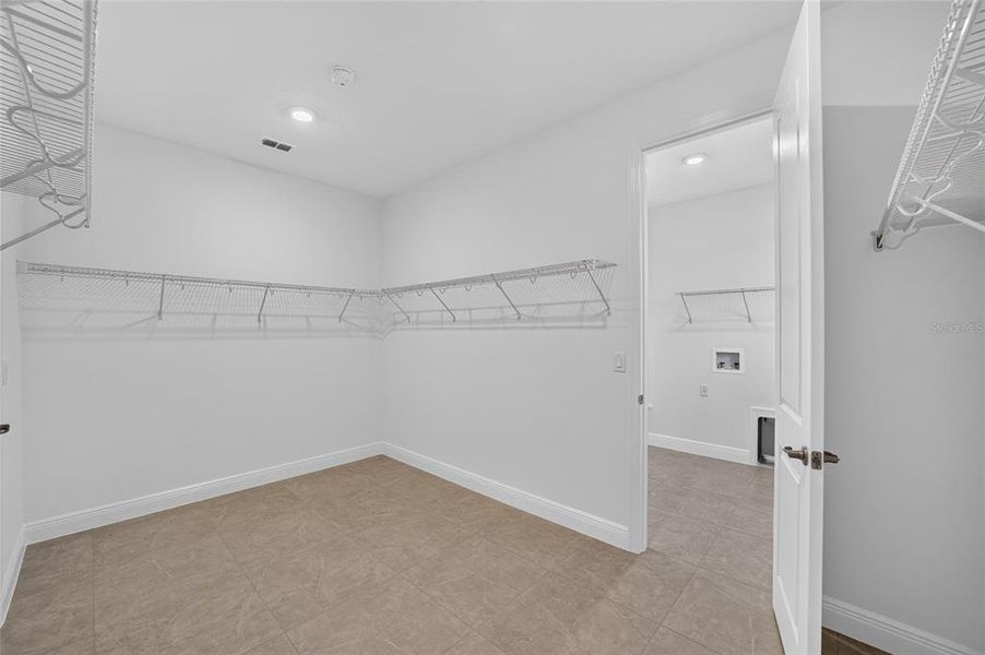 Spacious, unfurnished interior of a new home in , Ocala (Image 37).