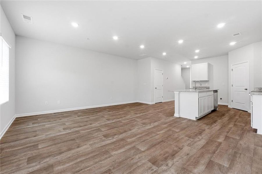 Spacious, unfurnished interior of a new home in Carolina, Palmetto (Image 19).