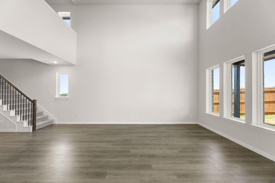 22. 252 Bright Alcove - Family (3) 22. 252 Bright Alcove - Family (3)