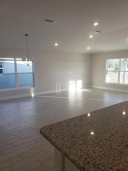 Spacious, unfurnished interior of a new home in Pine Bluff, Spring Hill (Image 6).