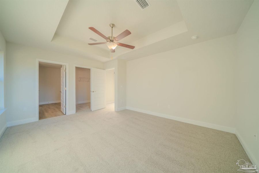 Spacious, unfurnished interior of a new home in Pine Top, Cantonment (Image 9).