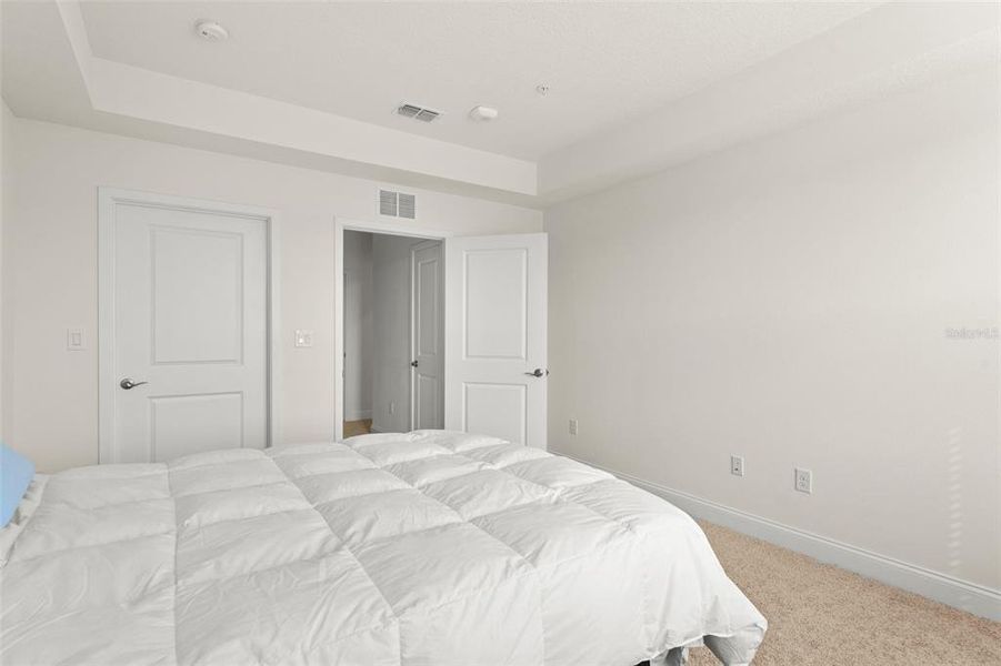 Furnished interior view inside a new home in , Orlando (Image 13).