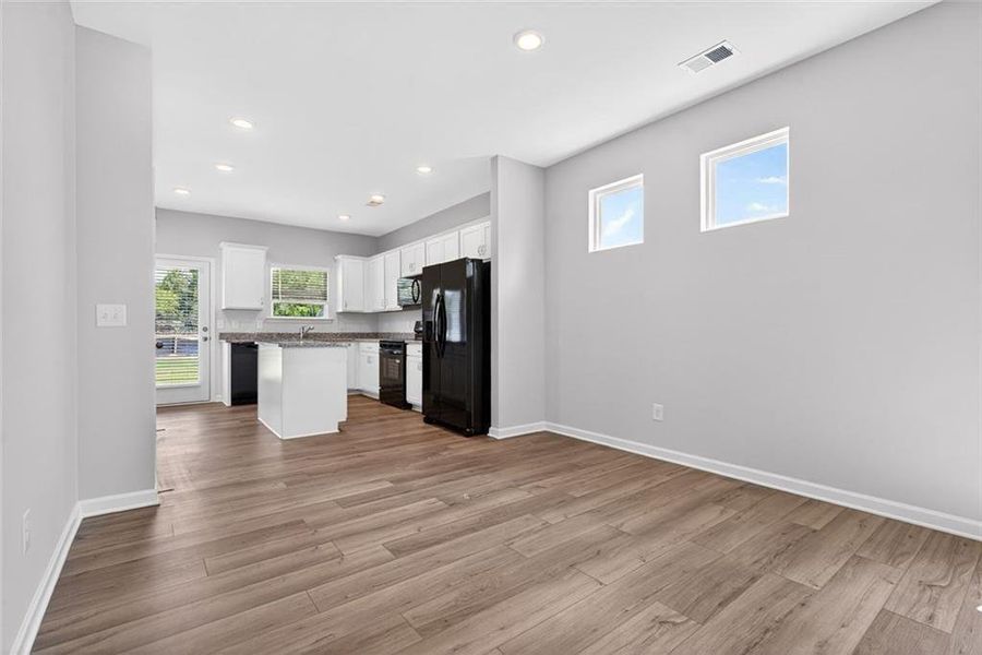 Spacious, unfurnished interior of a new home in Meadowbrook, Cartersville (Image 20). Spacious, unfurnished interior of a new home in Meadowbrook, Cartersville (Image 20).