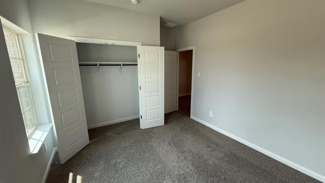 Spacious, unfurnished interior of a new home in Saratoga, Granbury (Image 10). Spacious, unfurnished interior of a new home in Saratoga, Granbury (Image 10).