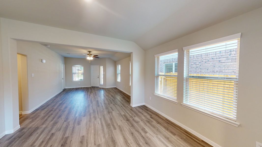 Representative unfurnished interior of a home built from the Floor Plan 1605 by Colina Homes in River Ranch, Dayton (Image 34).