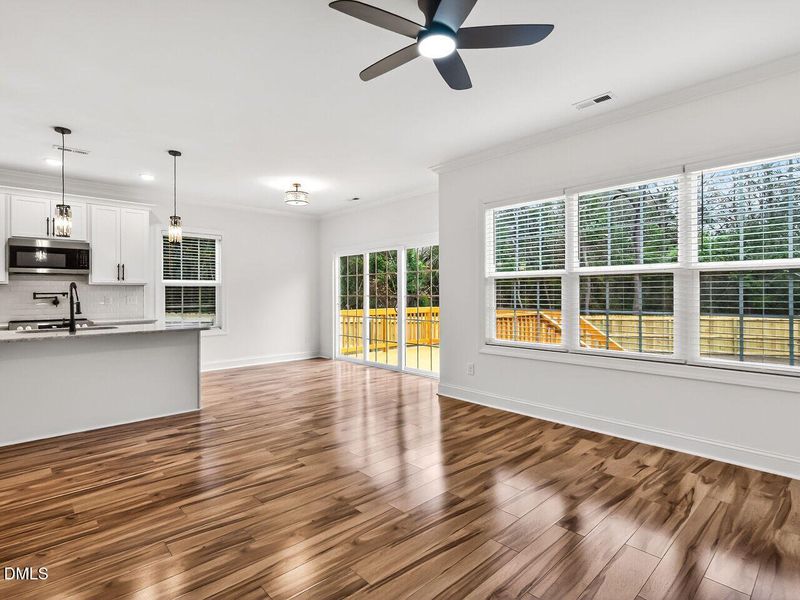 012-1280x960-family-room