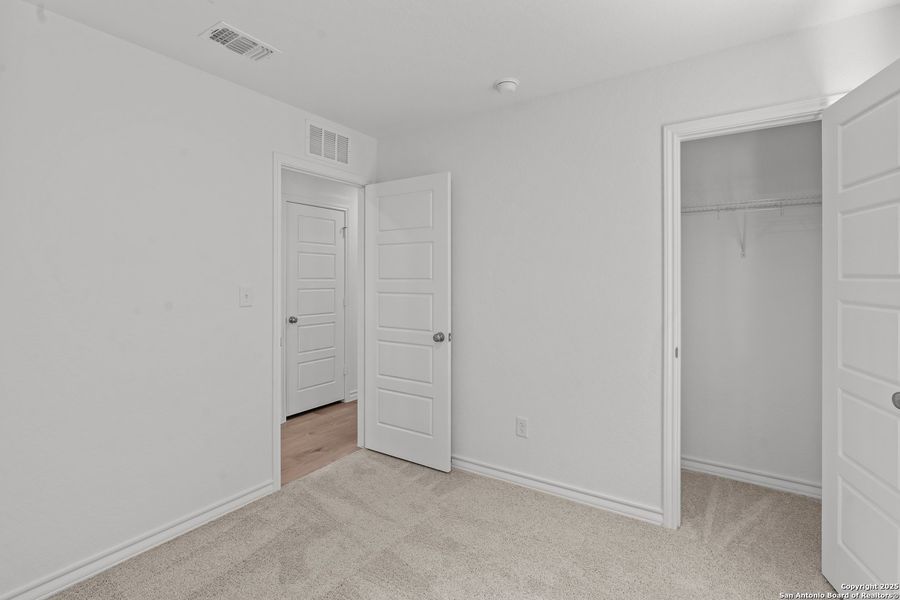 Spacious, unfurnished interior of a new home in Vista Real, Converse (Image 18).