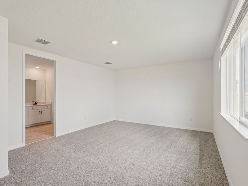 Spacious, unfurnished interior of a new home in Oakfield Trails - Signature Series, Parrish (Image 17). Spacious, unfurnished interior of a new home in Oakfield Trails - Signature Series, Parrish (Image 17).