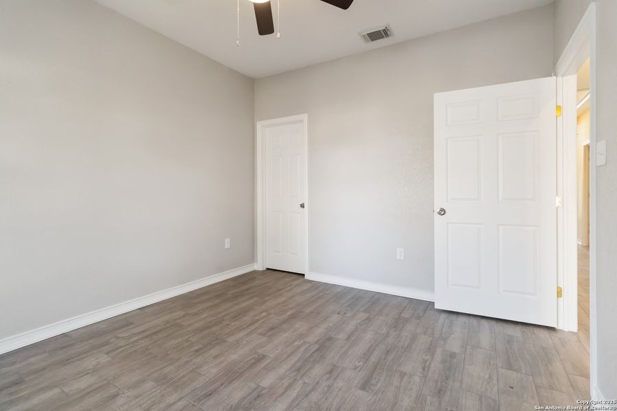 Spacious, unfurnished interior of a new home in , San Antonio (Image 32). Spacious, unfurnished interior of a new home in , San Antonio (Image 32).