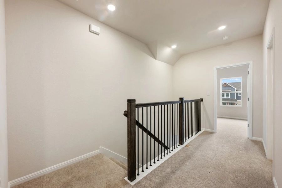 Spacious, unfurnished interior of a new home in Covered Bridge, Hutto (Image 23).