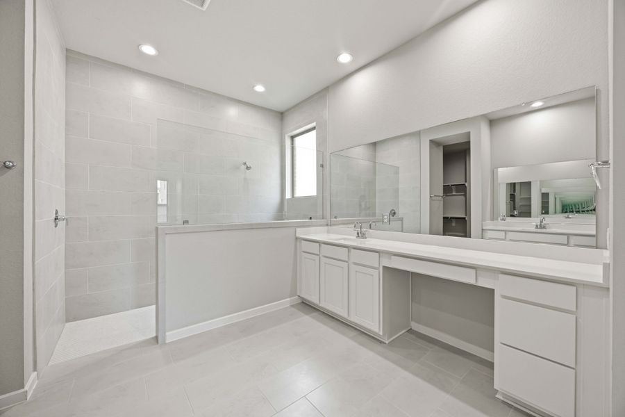 Furnished interior view inside a new home in Canterra Creek  60', Rosharon (Image 15).