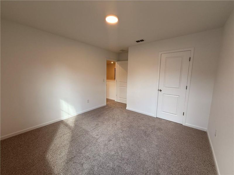 Spacious, unfurnished interior of a new home in Leydenview, Mableton (Image 34).