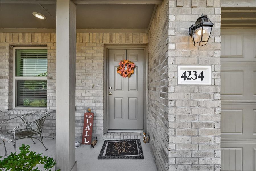 Exterior details and patio area of a home in , Baytown (Image 23).