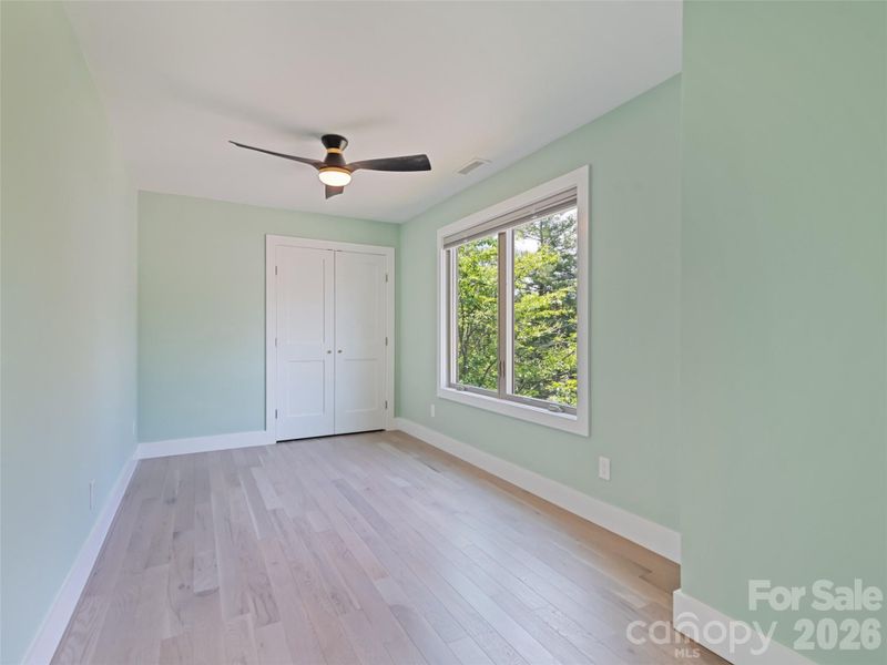 Spacious, unfurnished interior of a new home in , Asheville (Image 34).