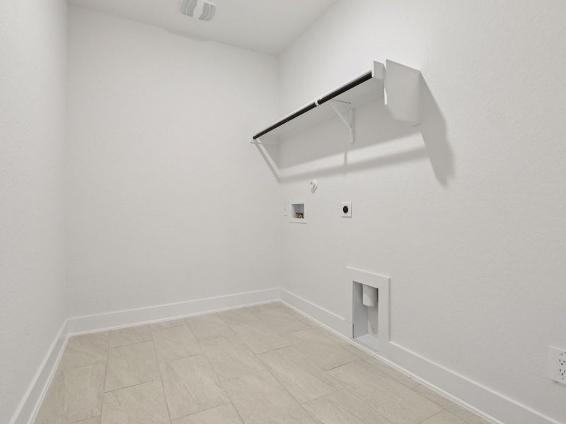 Spacious, unfurnished interior of a new home in Stetson Ridge, Marion (Image 14).