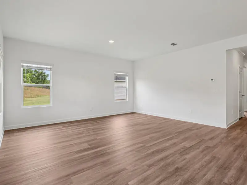 Spacious, unfurnished interior of a new home in Brighton Springs, York (Image 12).