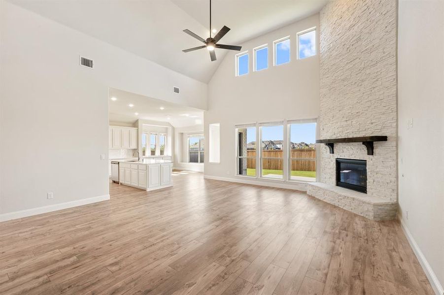 Spacious, unfurnished interior of a new home in Stone River Glen 60s, Royse City (Image 22). Spacious, unfurnished interior of a new home in Stone River Glen 60s, Royse City (Image 22).