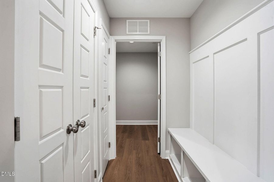 18-web-or-mls-244 Rae St-49