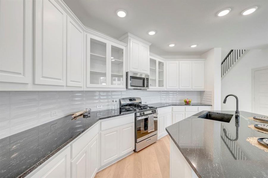 Furnished interior view inside a new home in Creekshaw – Gardens, Royse City (Image 18).