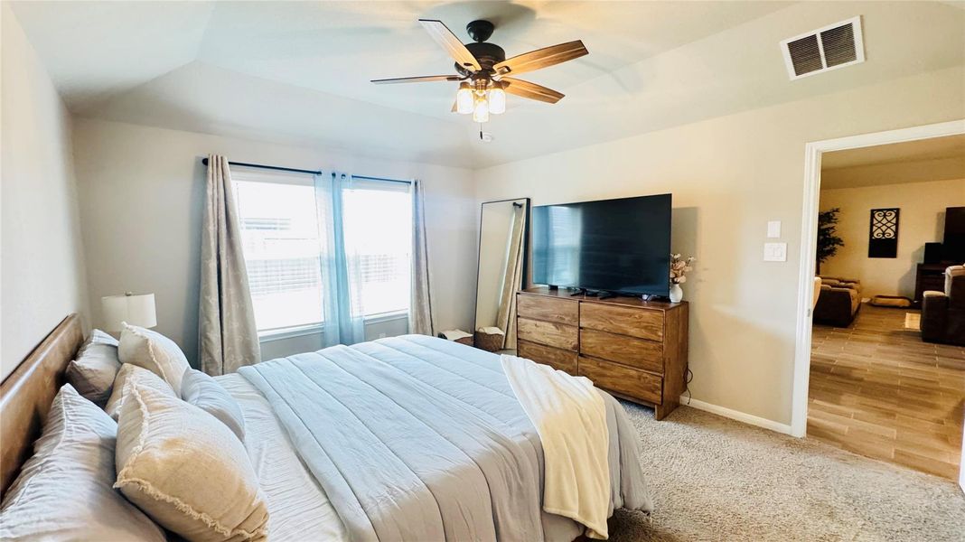 Furnished interior view inside a new home in Southwinds, Baytown (Image 38). Furnished interior view inside a new home in Southwinds, Baytown (Image 38).