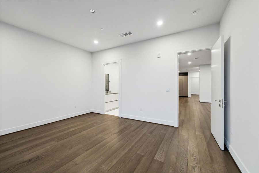 Spacious, unfurnished interior of a new home in Residences At The Allen, Houston (Image 37). Spacious, unfurnished interior of a new home in Residences At The Allen, Houston (Image 37).